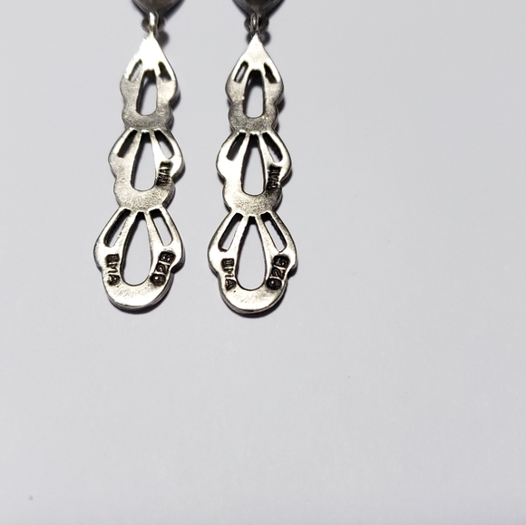 Stunning Estate Signed Three Tier Sterling Silver Marcasite Dangle Earrings. - Picture 7 of 7
